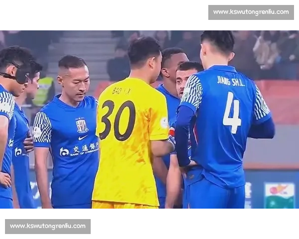 足坛震荡！申花旧将加盟海港，上海滩德比火药味愈发浓烈